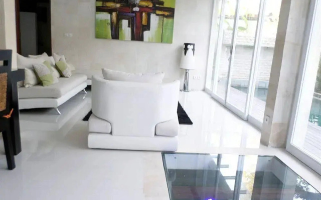 Villa Rumah Putih