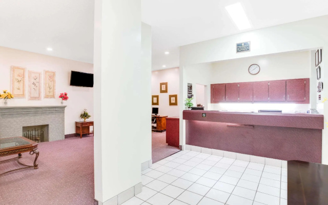 Knights Inn & Suites Dublin