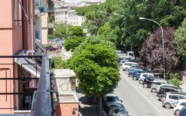 Guinizzelli Apartment