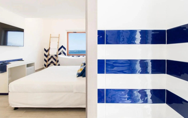 Sapphire Rooms