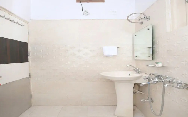 Hotel Riyasat By OYO Rooms