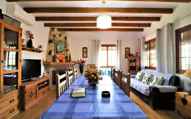 1117 Villa Gamor
