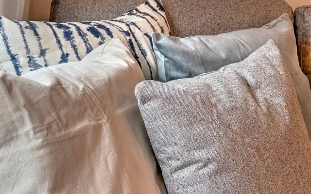 Lovely Flat in Kiln Close With Free Parking