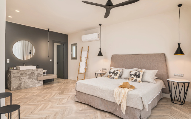 Ino Hotel & Suites