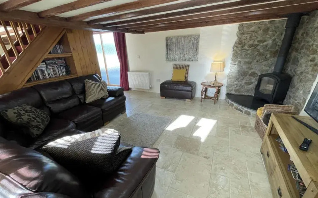 Granary Barn, A Rural Retreat - Private Hot Tub,