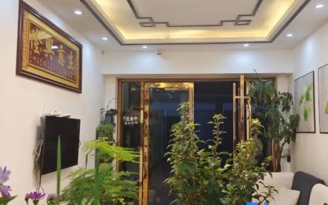 Qujing Neighbor Youshe Theme Hotel