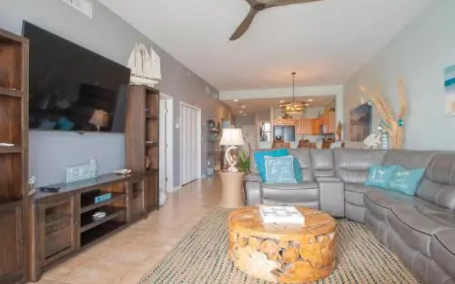 Harborview Grande 803