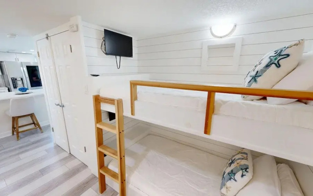 Destin Towers 113 2 Bedroom Condo