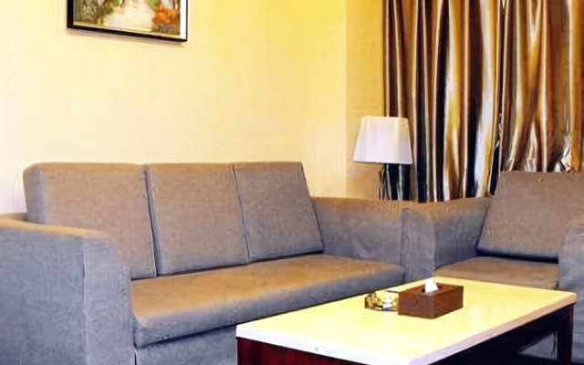 Huayun  Hotel (Heyuan Wanlongcheng Branch)