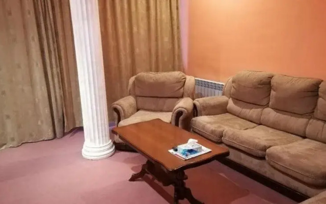 Tonratun Hotel