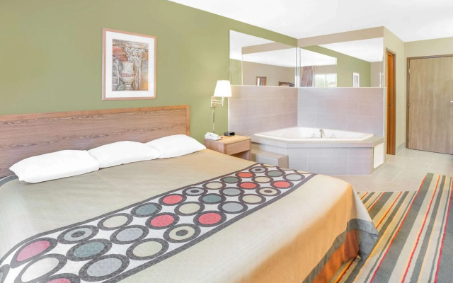 Super 8 by Wyndham East Moline