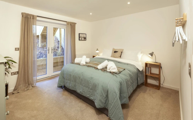 Appledore Home With Panoramic Estuary View