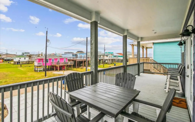 Sandy Cheeks Surfside by Ryson Vacation Rentals