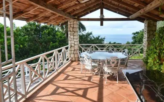 The Fan Villa