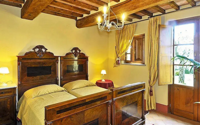 Estate in Monte Serra With Panoramic Views