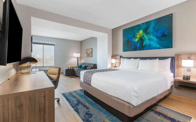 La Quinta Inn & Suites by Wyndham Galveston West Seawall