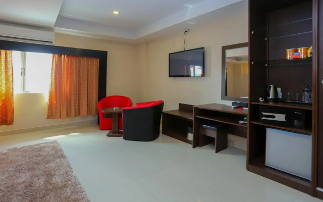 G9 Hotel