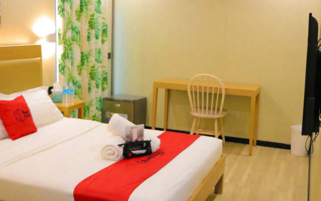 RedDoorz Plus @ AS Fortuna Cebu