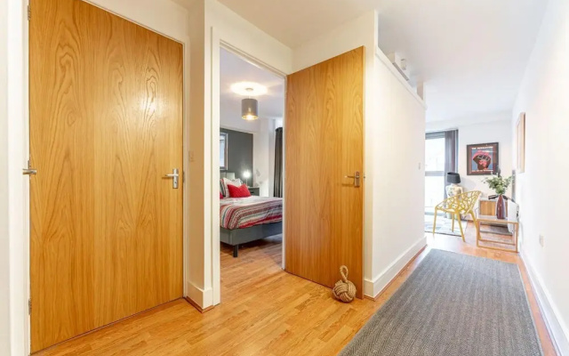 Stylish 1 Bedroom Apartment - Central Birmingham, Cube and Mailbox