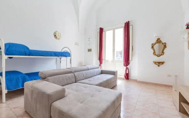 2380 Casa Crispi