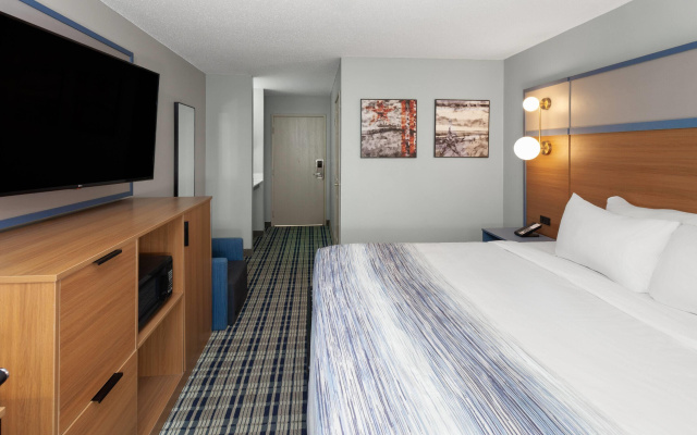 AmericInn by Wyndham Lake Mills