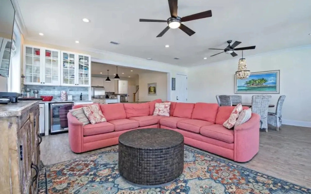 Beachfront 18bed Pool Easybreezy