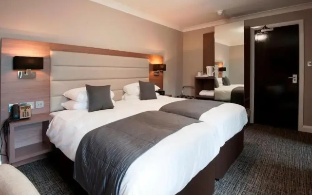 Riverside Hotel