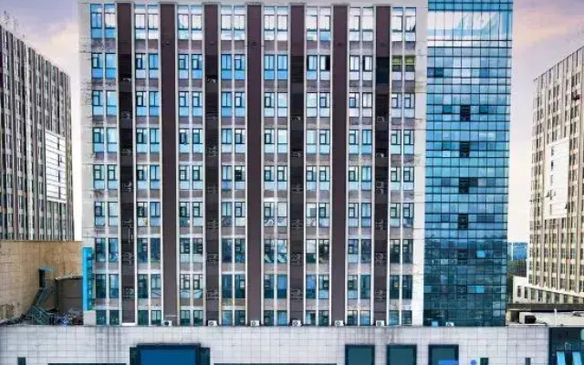 HanTing Hotel (Zhenjiang Dagang Hudie City Plaza)