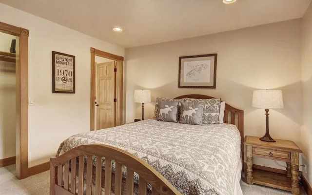 201 Mill Creek (72 River Run Road) 4 Bedroom Condo by RedAwning