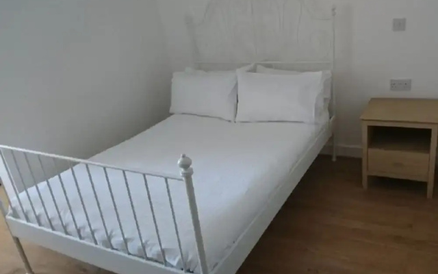 High 5 Apartment