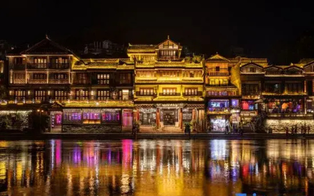 Fenghuang Ancient Town Boutique Hotel