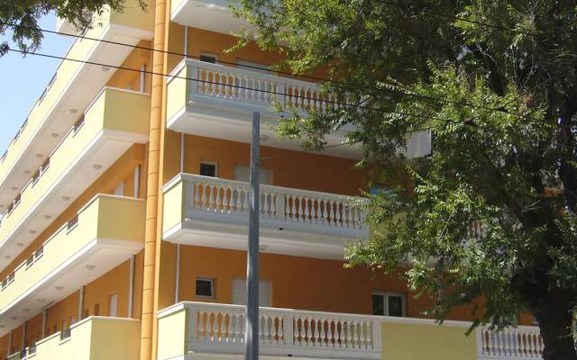 Hotel Villa Linda Риччоне вид на фасад