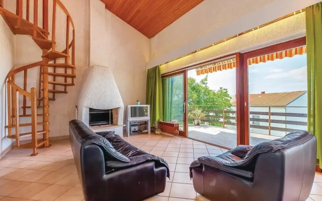 Beautiful Home in Dramalj With Wifi and 4 Bedrooms