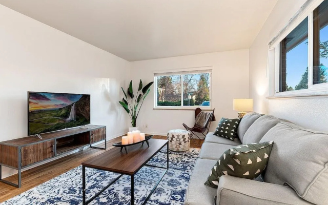 Stylish Getaway w/ Designer Touches- Free Bikes