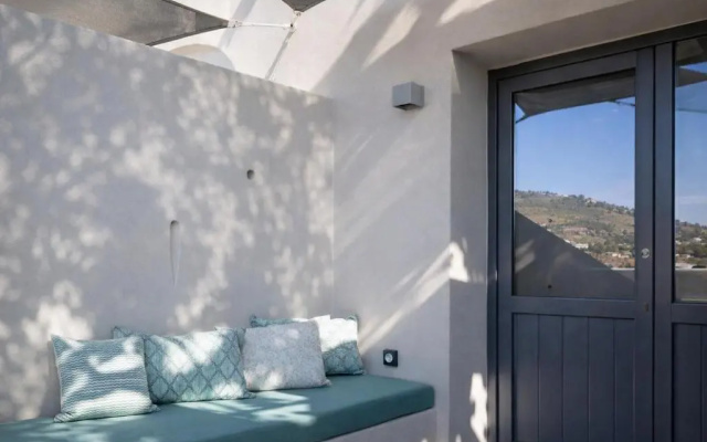 Hotiday Santorini Mesaria