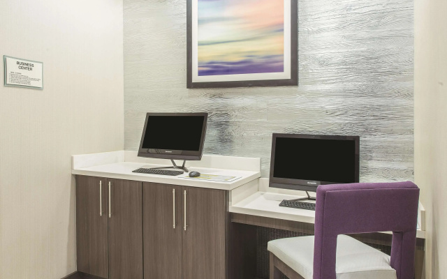La Quinta Inn & Suites by Wyndham Enid