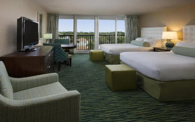 Cirque St. Armands Beachside