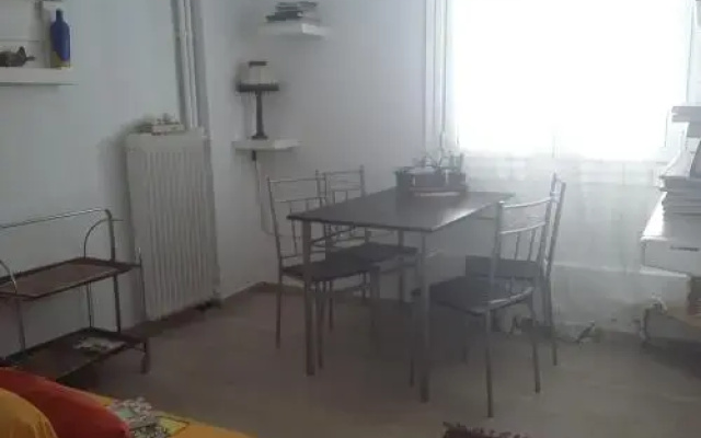 Home in centre Mavromichali
