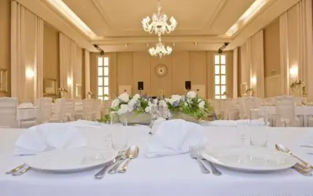 Hotelik I Restauracja Pod Lipa