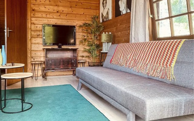 Beautiful Caravan in Rheezerveen With 1 Bedrooms
