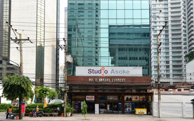 Апартаменты Studio Asoke Бангкок вид на фасад