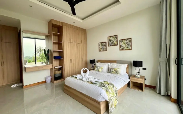 Michel Tropical Seaview Pool Villas