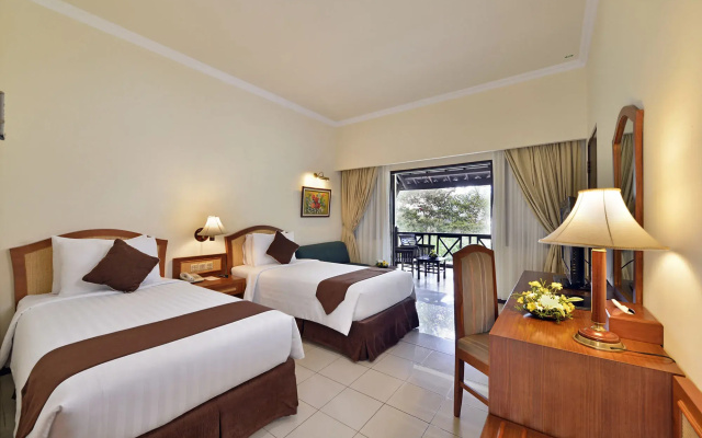 Grand Whiz Hotel Trawas
