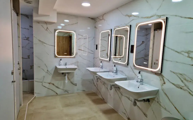 Velvet Hostel Business