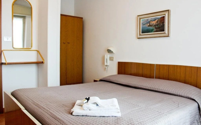 Martina' S  Hotel