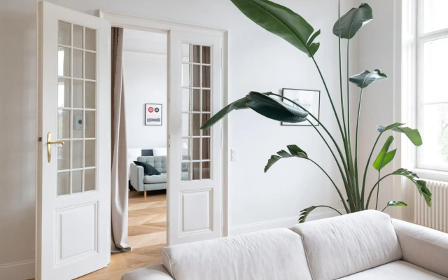 2200SQFT Luxury Apartment in City Center