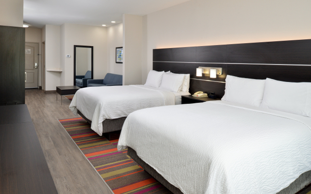 Holiday Inn Express Hotel & Suites Royse City by IHG