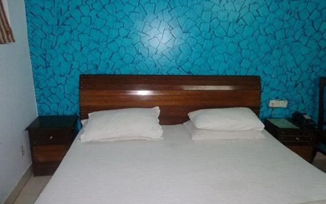 Hotel R S International