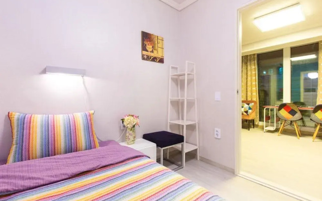 Oh Blue Guesthouse - Hostel