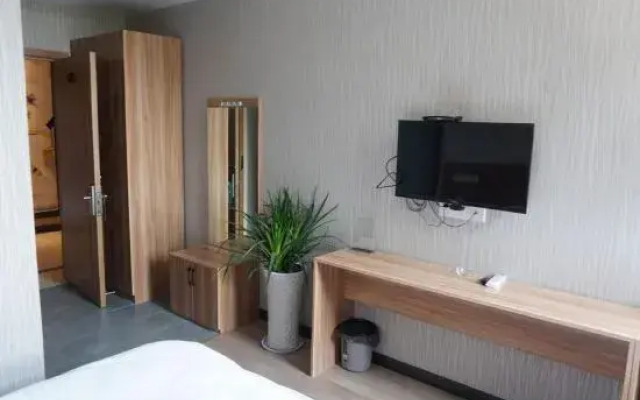 Yanzhou Renyue Hotel